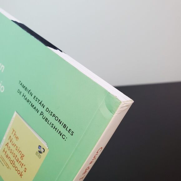 Guia de Technicas para Asistentes de Enfermeria (Spanish Edition) 2nd Edition - Picture 8 of 12